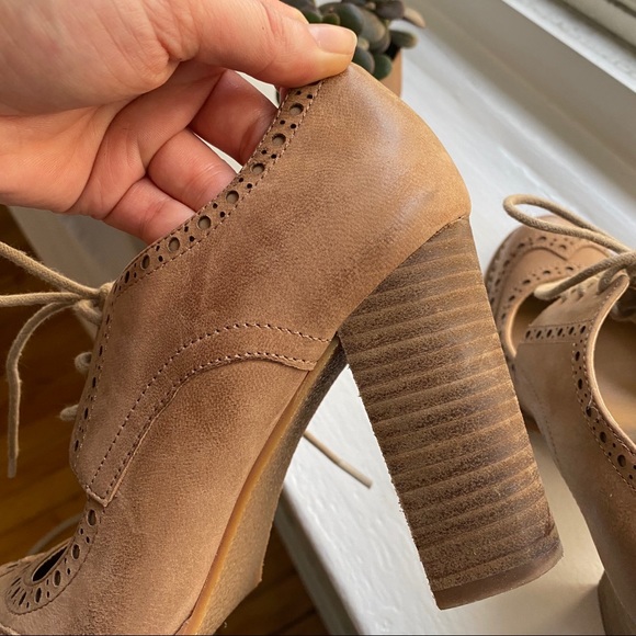 Crown Vintage Bonnie Oxford Wingtip Heel Pumps 6 - Picture 4 of 7